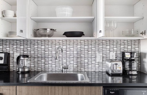 Theatre District Apartment | Stylish Downtown 1BR w/Luxury Amenities and Rooftop Views by Blueground