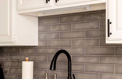 Rutledge Hill Apartment | Stylish Downtown Nashville 3 Beds, 1 Bedroom - Private Patio & Parking