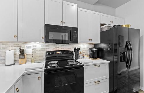 Rogers House | Stylish Downtown Rogers Home Near Everything NWA!