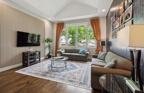 Talbot's Corner Apartment | Stylish Duplex Near Downtown & East Nashville Fun