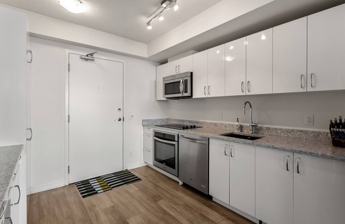 East Village Condo | Stylish East End Apartment with Home Office