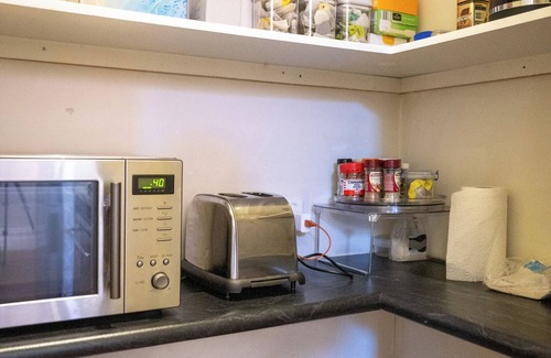 Moonee Ponds House | Stylish Edwardian Home. Only 5min walk to trendy bars, restaurants and much more