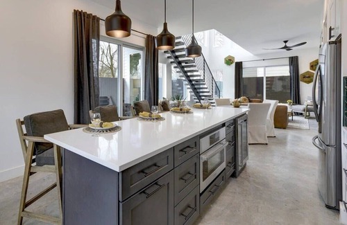 East MLK House | Stylish Elegant Construction | Heated Pool