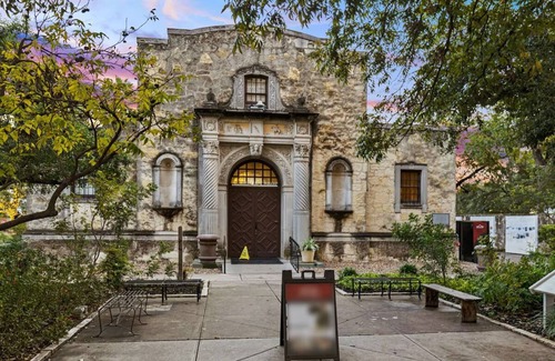Downtown San Antonio Apartment | Stylish Escape Near River Walk | A Modern Stay for Urban Adventurers | 2 Units