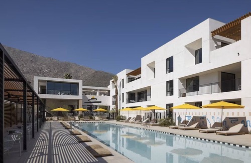 Downtown Palm Springs Hotel | Stylish Escape w/Complimentary Bikes, Poolside & Downtown Access