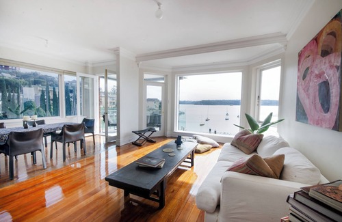 Point Piper Apartment | Stylish & Exclusive Beachfront/Waterfront unit in Point Piper, Sydney Harbour