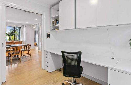City Beach House | Stylish family and pet friendly 4 BR home with pool close to beach