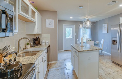 West San Antonio House | Stylish Family Home: 3 Mi to SeaWorld San Antonio!