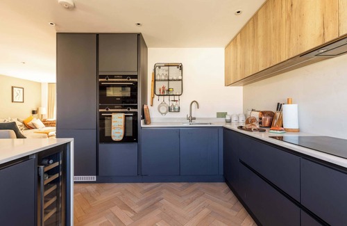 Bristol House | Stylish Family Home with Garden