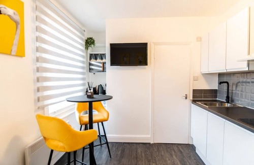 Hillrise Apartment | Stylish Finchley Studio, 10 Min Walk to Archway Tube