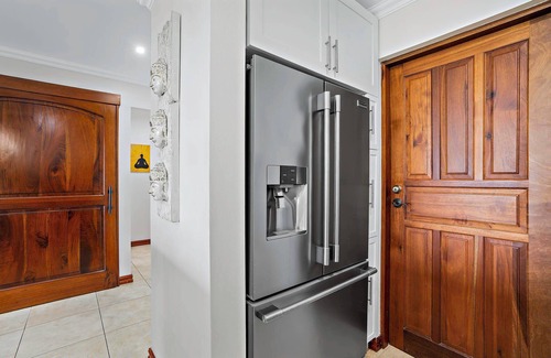 Playa Flamingo Apartment | Stylish Flamingo Condo with Ocean Views, Renovated Kitchen & Walkable Beach Acce