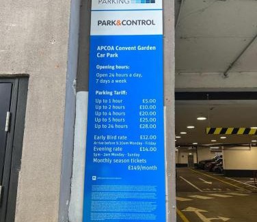 Holborn and Covent Garden Apartment | Stylish Flat Minutes from Covent Garden - West End