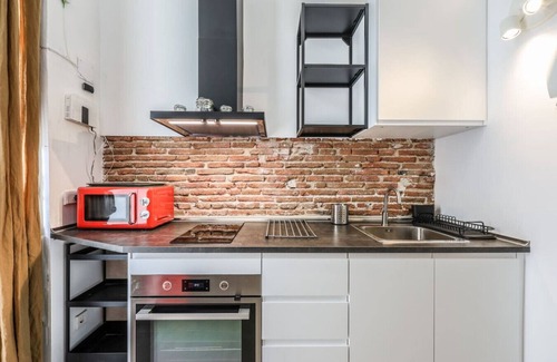 Embajadores Apartment | Stylish Flat Near Plaza Mayor & La Latina