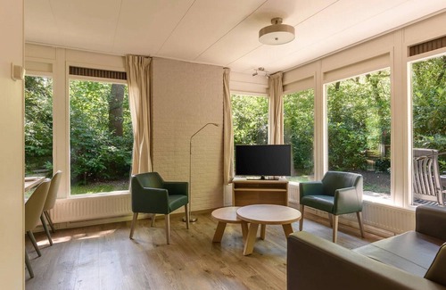 Krachtighuizen House | Stylish Forest Bungalow for 4 in the Veluwe