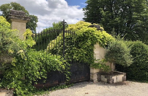 Saint-Martial-Viveyrol Apartment | Stylish and secluded, L'Atelier is the perfect adults-only escape for two.