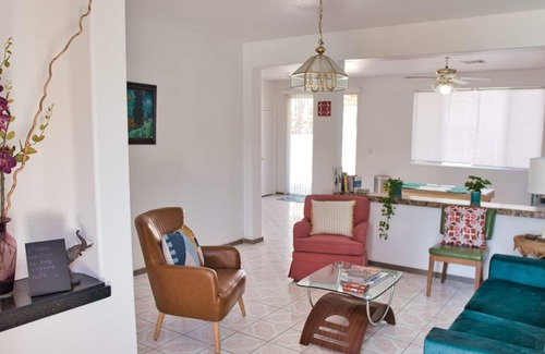 Sunrise Valley House | Stylish fully equipped home 4 beds 3 baths