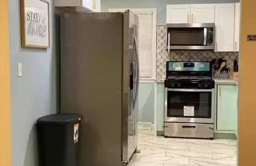 Kansas City House | Stylish-Fully Furnished 5bdrm Home Walking Distance from Arrowhead Stadium!