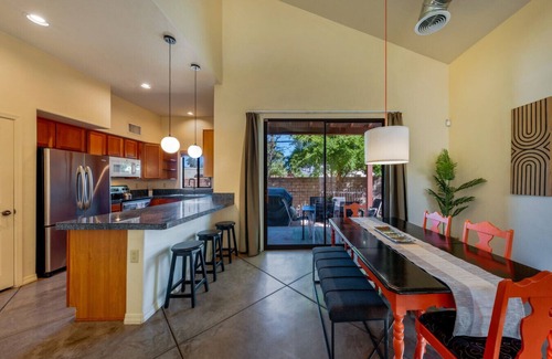 St. Francis Cabrini House | Stylish/Garage/4 BR 3 BA/Fenced Backyard