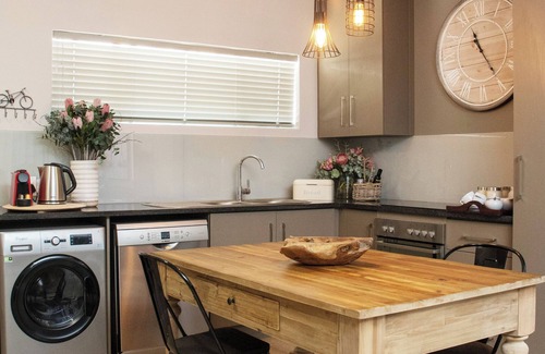 Stellenbosch Apartment | Stylish garden apartment in the heart of Stellenbosch