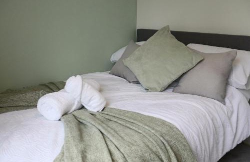 Cambridge House | Stylish Cambridge Home with Garden