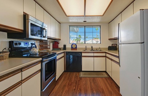 Baristo Condo | Stylish Getaway in the Heart of Palm Springs – 2BR Condo with Resort Amenities!
