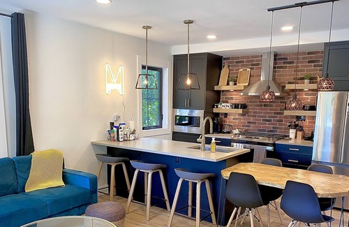 Kingsville House | Stylish Getaway in Downtown Kingsville