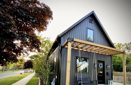 Kingsville House | Stylish Getaway in Downtown Kingsville