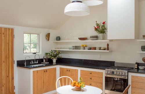 East San Roque Cottage | Stylish Guesthouse In A Convenient And Beautiful Santa Barbara Neighborhood