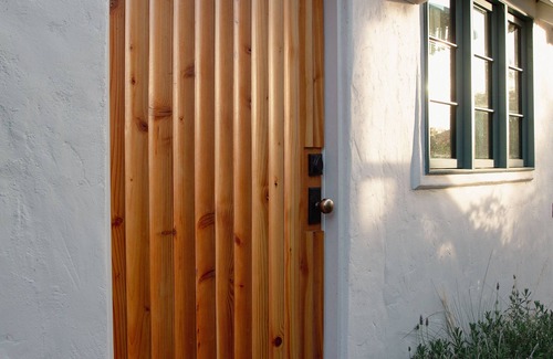 East San Roque Cottage | Stylish Guesthouse In A Convenient And Beautiful Santa Barbara Neighborhood