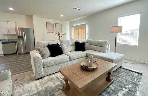 Fort Worth House | Stylish Haven on Glen Crossing Rd #42036