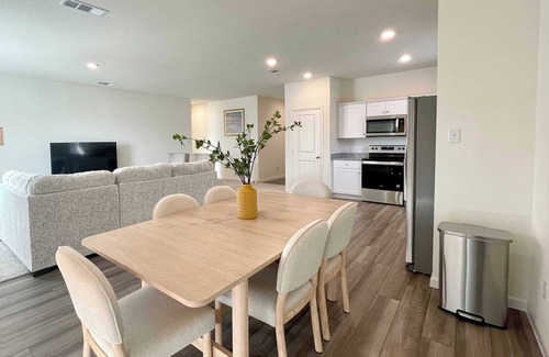 Fort Worth House | Stylish Haven on Glen Crossing Rd #42036