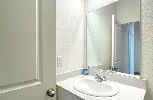 Fort Worth House | Stylish Haven on Glen Crossing Rd