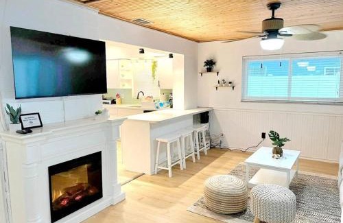 St. Petersburg - Clearwater House | Stylish Heated Pool House Near The Beach