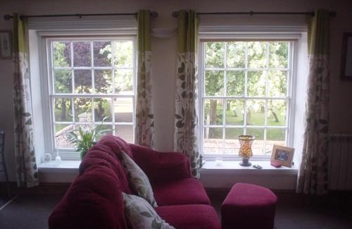 Stalham Apartment | Stylish Historic Apartment - Sleeps 3 & Parking