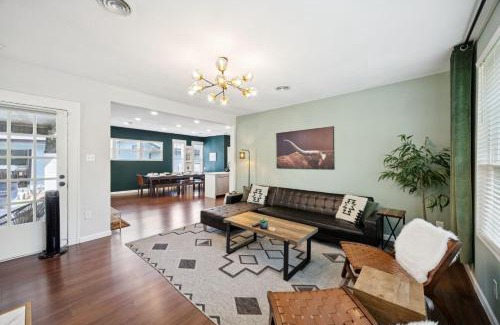 Oak Cliff House | Stylish Historic Home Near Bishop Arts 5 min