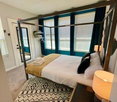 Oak Cliff House | Stylish Historic Home Near Bishop Arts 5 min