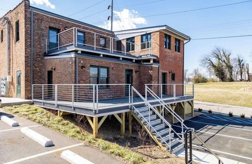 Roanoke Apartment | Stylish historic loft near downtown