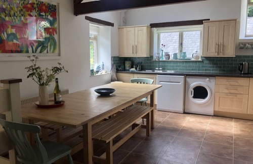 Salcombe House | Stylish holiday barn by beaches and coast, above Salcombe estuary
