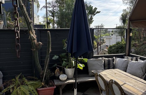 Hollywood Hills Apartment | Stylish Hollywood Retreat Cozy 1BR w/Private Patio, AC & Fast WiFi