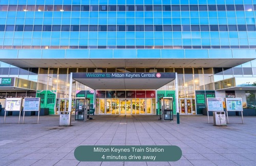 Knowle Sands Apartment | Stylish Home Excellent Location Free Parking Fast WiFI Smart TVs