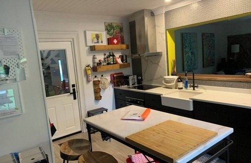 Carrying Place House | Stylish Home in PEC Perfect for Families & Couples, 1/2 hr drive to Sandbanks!