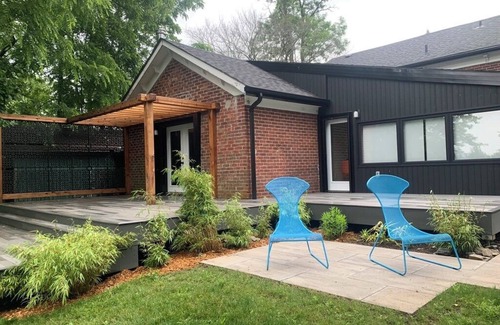 Carrying Place House | Stylish Home in PEC Perfect for Families & Couples, 1/2 hr drive to Sandbanks!