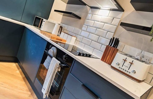 Manchester House | Stylish Home in Manchester - Free Parking