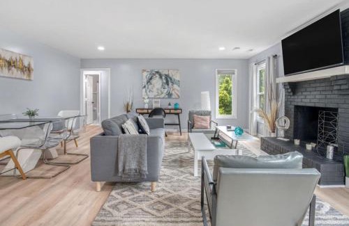 Charlotte House | Stylish Home Near Uptown, UNC, and More!