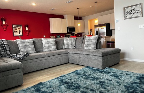 Hyde Park House | Stylish Home Near Riverside/San Marco 6 Miles from TIAA Bank Field