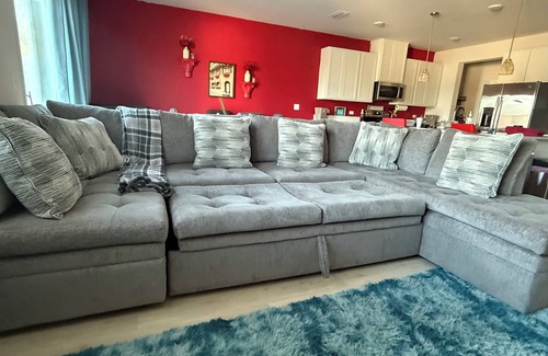 Hyde Park House | Stylish Home Near Riverside/San Marco 6 Miles from TIAA Bank Field