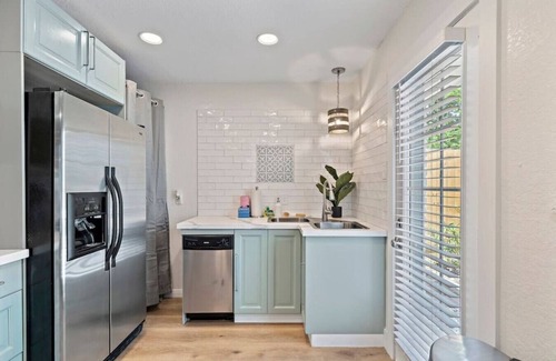 Clear Lake Shores House | Stylish Home w/Private Pool Near Kemah Boardwalk