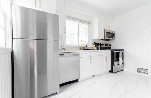 Winnipeg House | Stylish Home with All Amenities