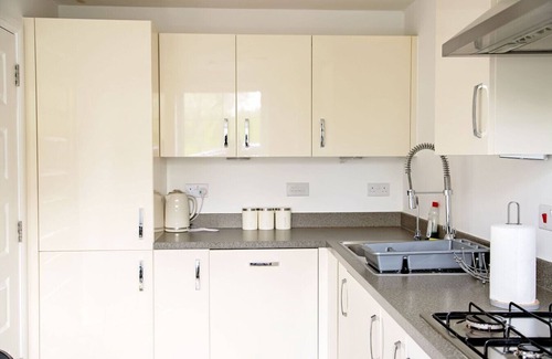 Stanford-le-Hope Apartment | Stylish home with private garden