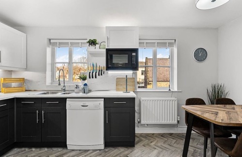 Wakefield House | Stylish House in Wakefield - Sleeps 6